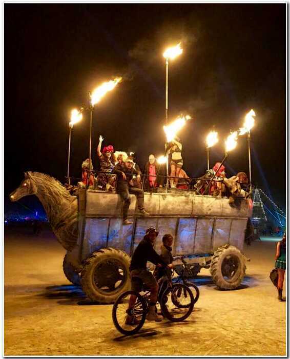 20 эпичных кадров с фестиваля «Burning Man», которые покажут всю его безбашенность