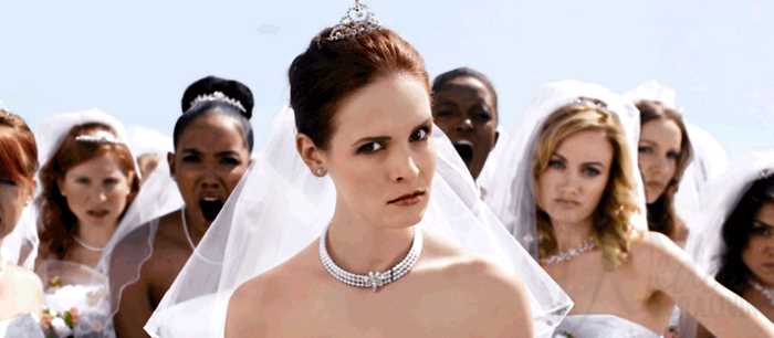 В Англии невеста запретила свекрови приходить на свадьбу из-за «уродливого платья»