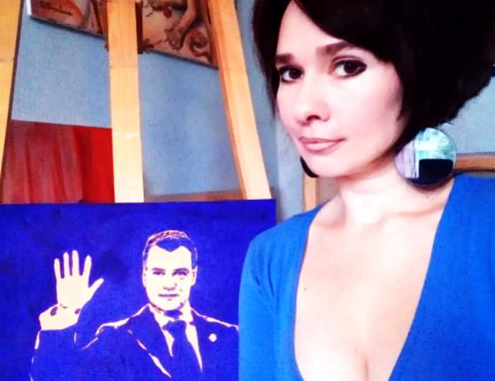 Художница, рисующая грудью, подарила портрет Путину на день рождения