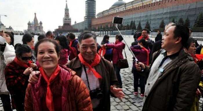 «Никому не улыбайтесь»: туристам из Китая написали инструкцию поведения в России