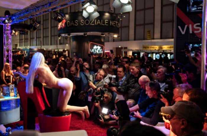 Международная выставка эротики в Берлине
