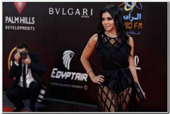 Египетскую актрису арестовали из-за прозрачного платья. Ей грозит 5 лет