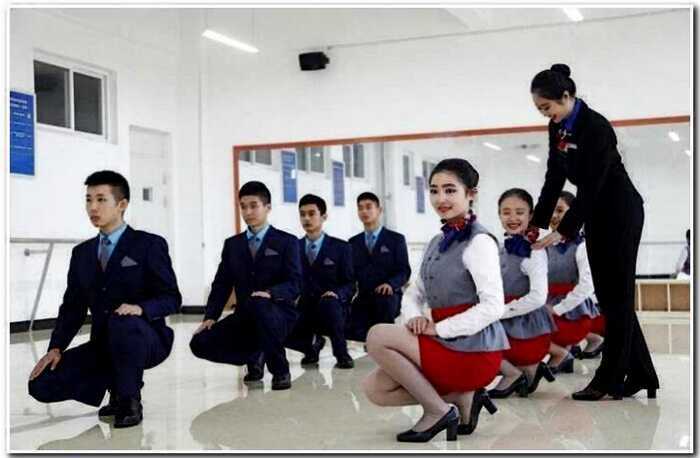 «Жестче чем в ВДВ»: вот почему вам никогда не стать китайской стюардессой