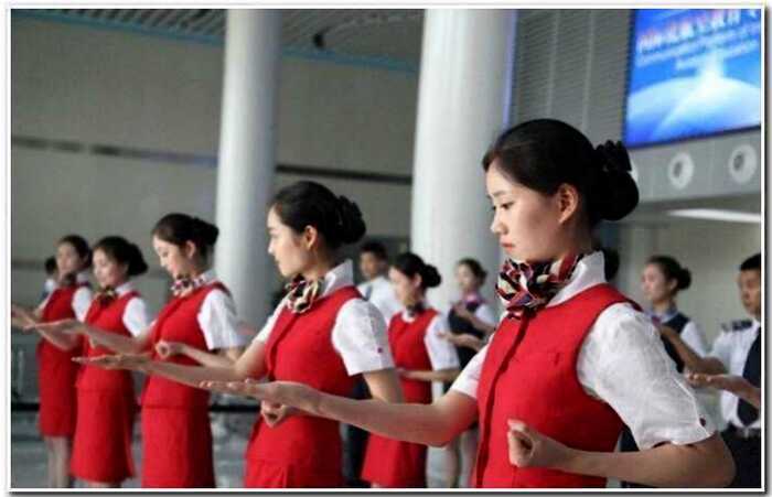 «Жестче чем в ВДВ»: вот почему вам никогда не стать китайской стюардессой
