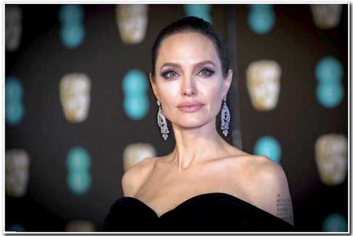 «Зализала раны и снова в бой»: у Джоли новый роман с Джаредом Летом