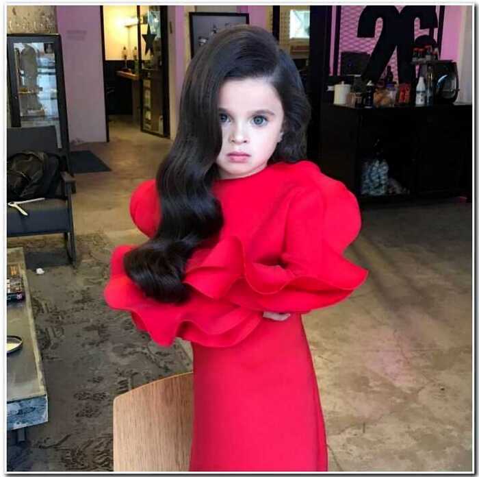 6-летняя малышка покоряет Инстаграм благодаря своим волшебным волосам