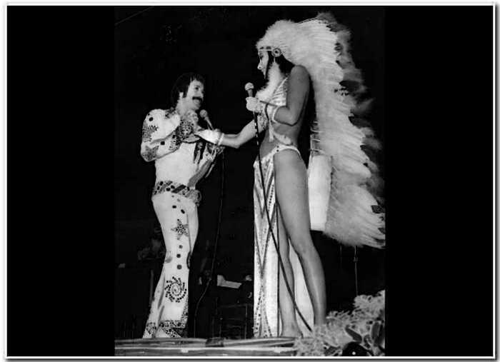 Королева ночи: самые смелые образы певицы Шер из 70-х