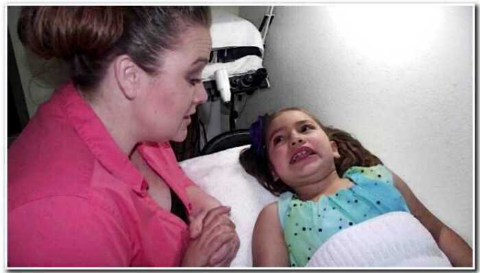 Яжмать делает инъекции ботокса и эпиляцию зоны бикини своей 8-ми летней дочери