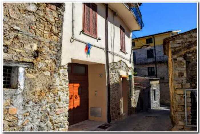 В Италии мэрия продает дома за $1, чтобы привлечь новых жителей