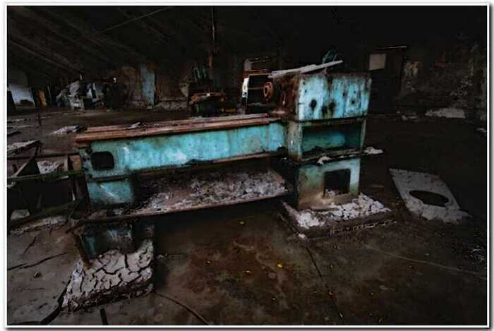 «Полная разруха»: фотограф съездил по заброшенным городам республик бывшего СССР