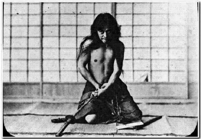«Честь дороже жизни»: зачем самураи делали харакири и что стало с этой традицией
