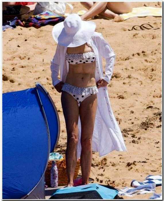51-летняя Николь Кидман восхитила поклонников своей точеной фигурой на пляже