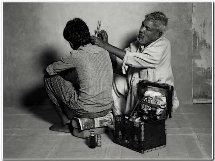 «Рикши, брахманы и чистильщики ушей»: фотограф запечатлел рабочий класс Индии