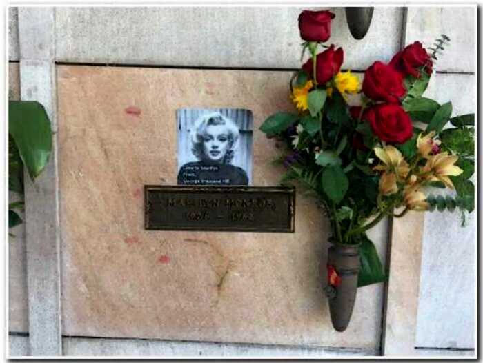 “Проваливай отсюда”: полиция США прогнала Прохора Шаляпина с могилы Мэрлин Монро