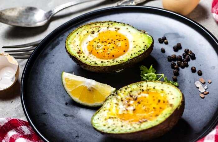 3 быстрых рецепта полезного завтрака из авокадо