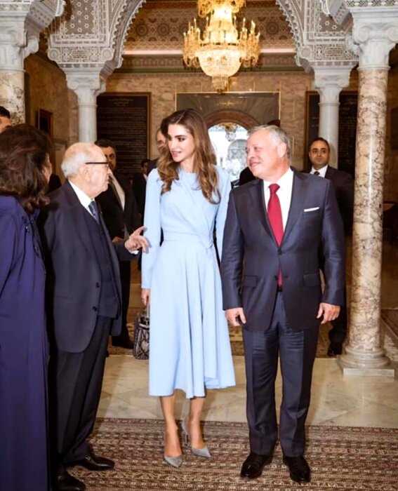 Стильные образы королевы Иордании Рании во время визита в Стамбул