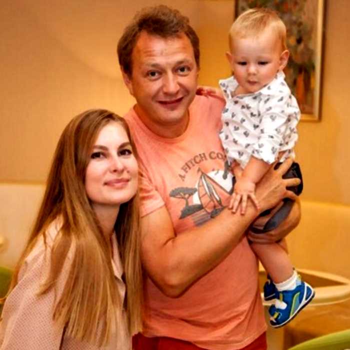 “Пусть больше не носит мою фамилию”: Башаров прокомментировал решение жены уйти от него