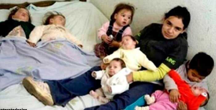 Родственники отказались от девушки, которая к 17-ти годам родила семерых детей