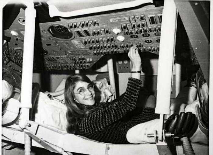 “Гений в юбке”: история Маргарет Гамильтон, которая обеспечила американцам полет на луну