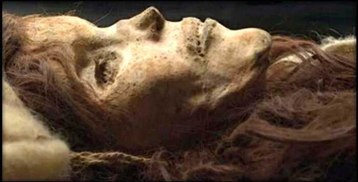 “Спящая красавица”: тайна древней мумии, найденной в пустыне Китая