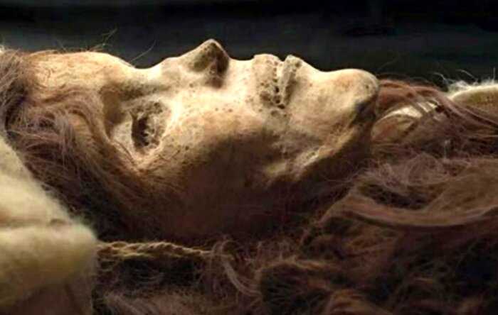 “Спящая красавица”: тайна древней мумии, найденной в пустыне Китая