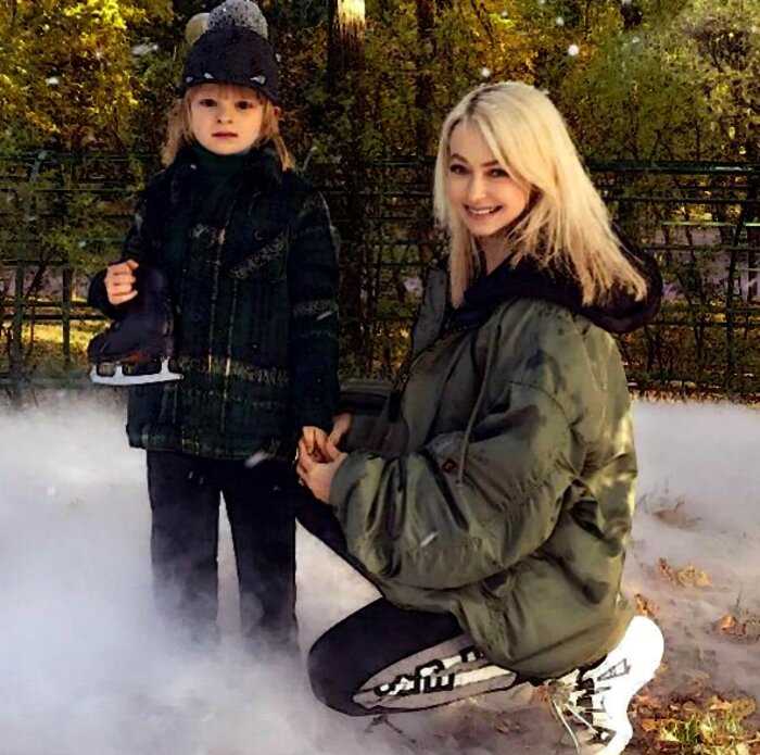 “Не нравится — не смотрите”: Рудковская ответила подписчикам, обвиняющим ее в использовании сына