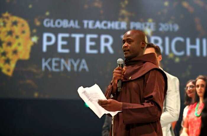 В Дубае “лучший учитель в мире” получил премию в $1 миллион долларов