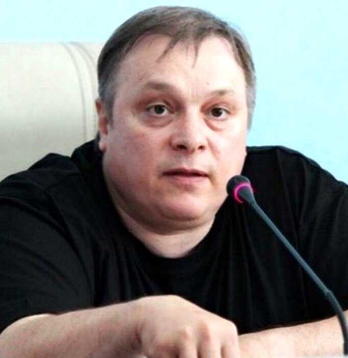 Зачем продюсер Андрей Разин пообещал 5 миллионов тому, кто отметелит Шнурова?