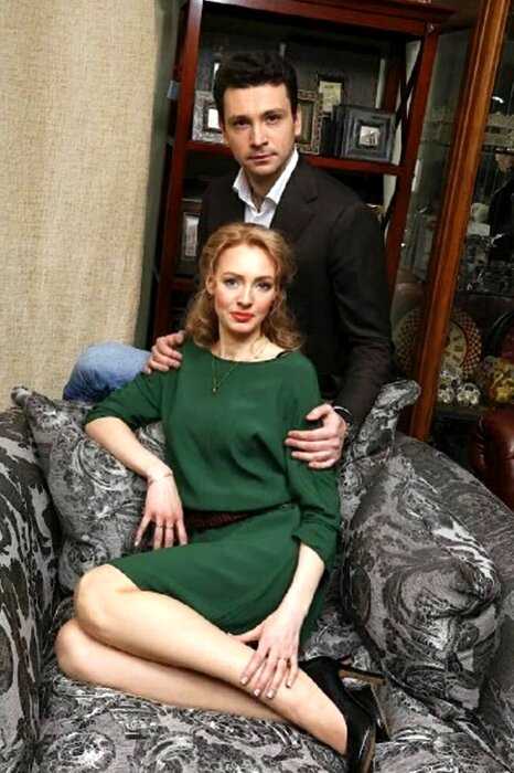 «Звездные избранницы»: как выглядят жены самых красивых российских актеров