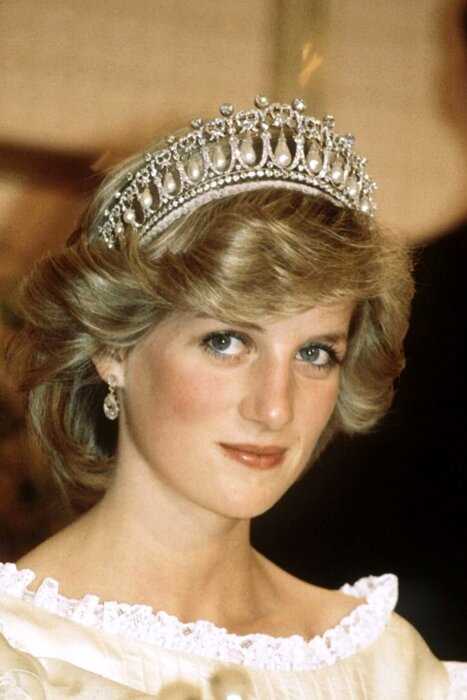Принц Чарльз решил отдать бриллиантовую тиару Дианы Кейт Миддлтон, а не Меган Маркл