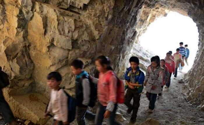 “Учение — свет”: удивительные факты о том, как дети в Азии добираются до школы