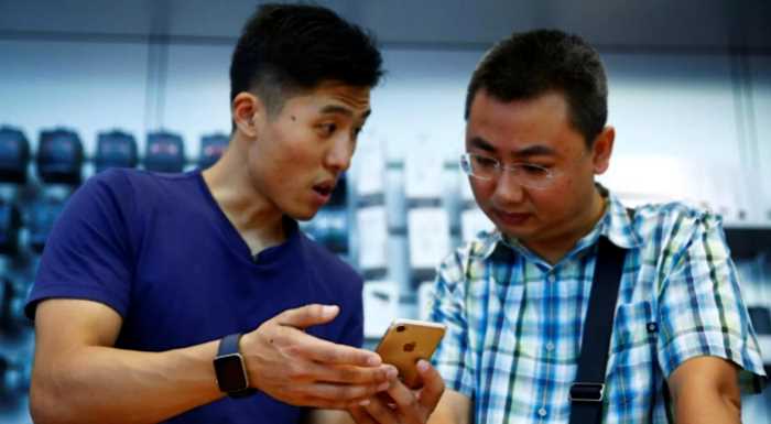 История о том как два китайских студента компанию Apple на миллион долларов развели