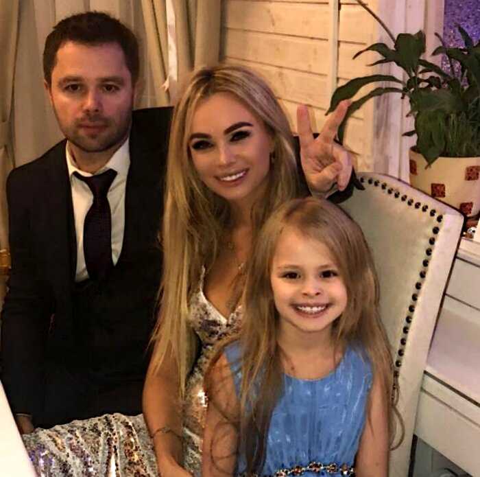 “Не уделял время семье”: жена Виталия Гогунского развелась с актером