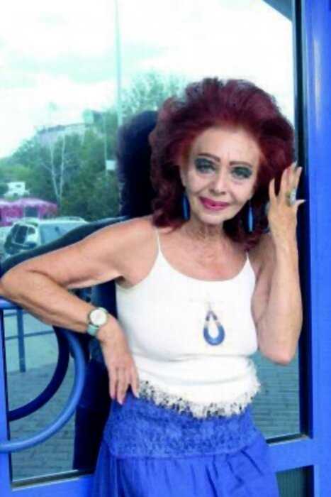 “Елена Прекрасная”: 70-летняя киевлянка ходит по ночным клубам в надежде найти молодого жениха