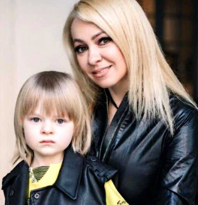 «Мой сын знает цену труду и деньгам»: Яна Рудковская ответила на выпад Водонаевой