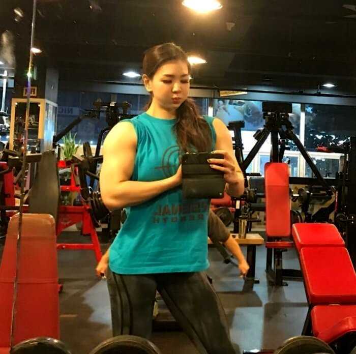 “Корейская Барби с телом Халка”: девушка-бодибилдер шокировала азиатов