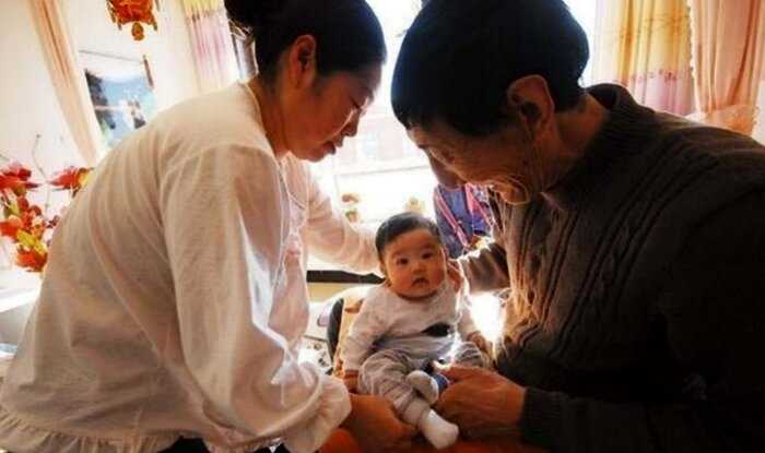 “Большое счастье”: самый высокий человек в мире впервые стал отцом