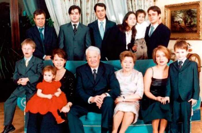 “Дворецкий, садовник и дача”: как живет жена бывшего президента России Наина Ельцина