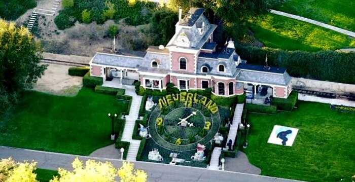 Дома знаменитостей: как выглядит легендарное ранчо Майкла Джексона Neverland