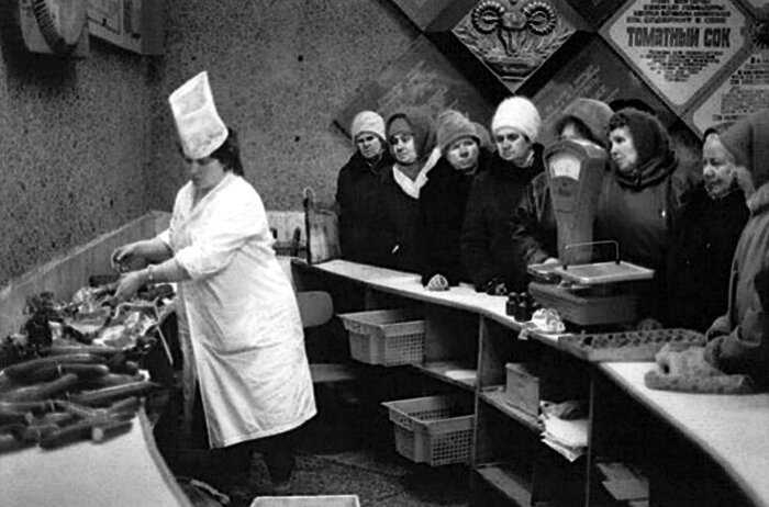 15+ жизненных фотографий о том, как мы ходили в советские магазины