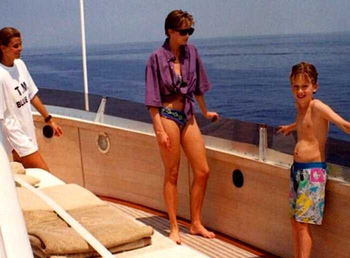 Летние каникулы: архивные фото принцессы Дианы на отдыхе