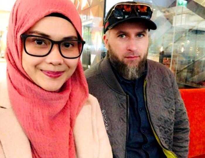 “Мама из Малайзии, а папа швед”: их малышки покорили интернет своей красотой