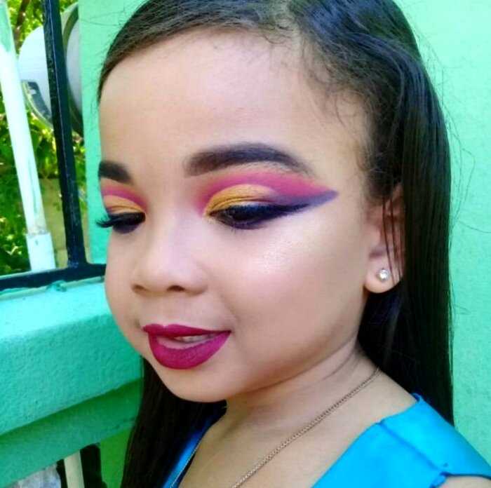 «Красота или глупость»: в Сети разгорелись споры вокруг снимков детей с макияжем