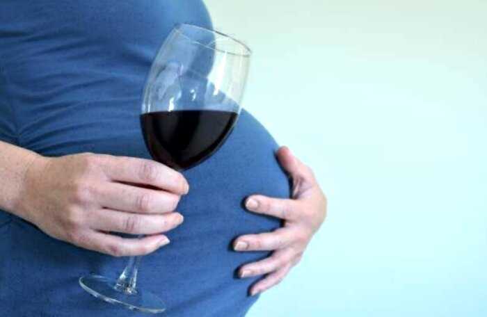 Беременная женщина пила по 8 бутылок пива в день — и вот какие последствия