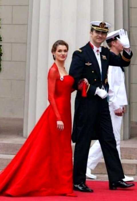 Королева Испании Летиция: трансформация образа с момента встречи с принцем Филиппом