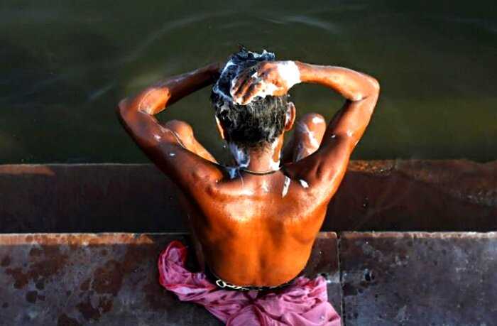 «50 оттенков грязи»: как индийцы убивают священную реку Ганг