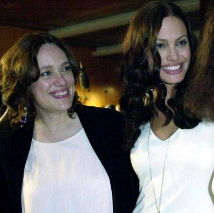«Редкая красота» Анджелина Джоли обязанна своей внешностью матери