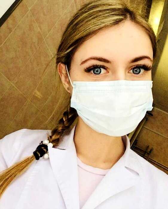 «Вылечи меня полностью»: 25+ красоток с медицинским образованием, которым чертовски идет униформа