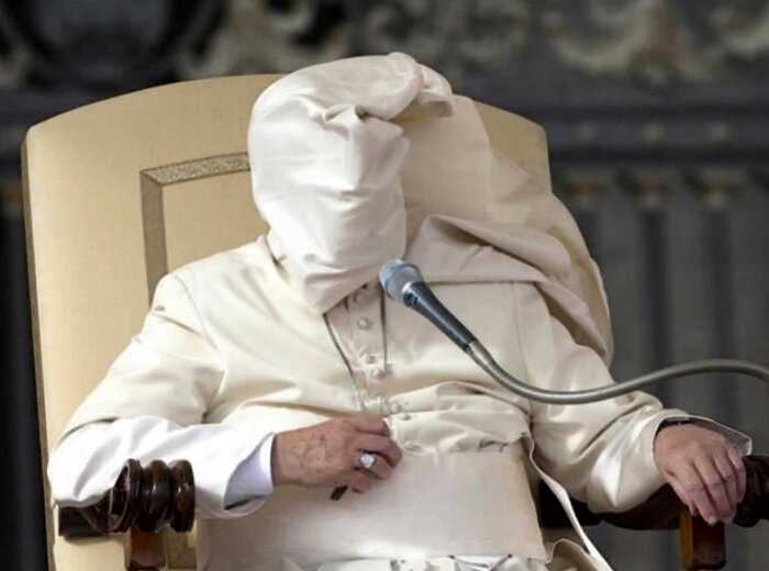 20 доказательств того, что ветер затаил обиду на Папу Римского