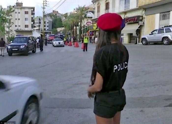 В Ливане мэр приказал полицейским ходить в коротких шортах для привлечения туристов